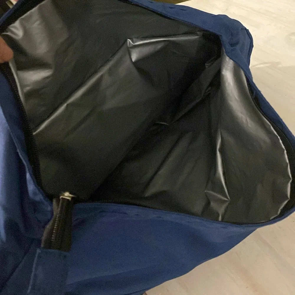 Tommy Bahama Insulated Cooler Tote Navy Blue. Looks new, barely used. - Picture 3 of 8